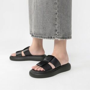 Vagabond Shoemaker Blenda Black Leather Slides Sandals 7 37